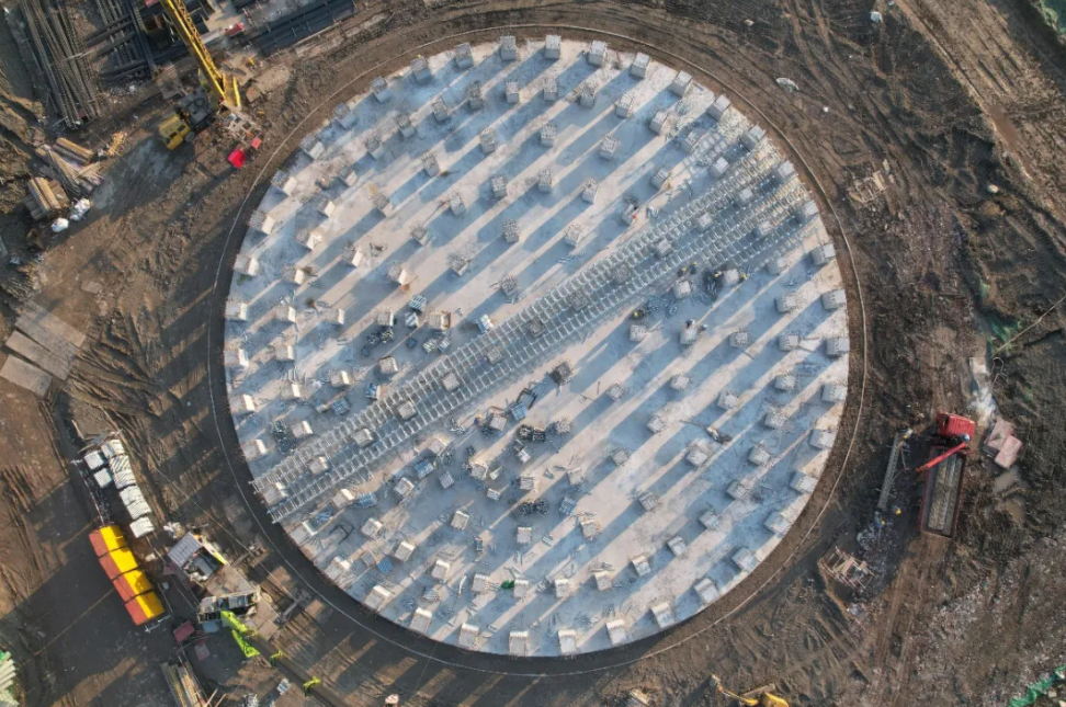 Se Completó con éxito el Vertido de las Cubiertas de la Zona de Tanques Criogénicos del Proyecto de Almacenamiento de Hidrocarburos Líquidos de TCC
